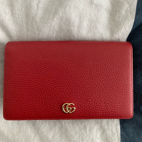 Gucci red wallet on chain , like new - Picture 1 of 9
